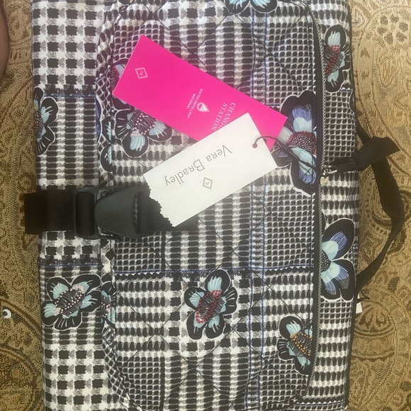 Nwt vera Bradley changing station in beford plaid - Picture 7 of 8